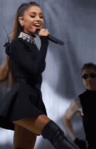 33 sexy video|Ariana Grande